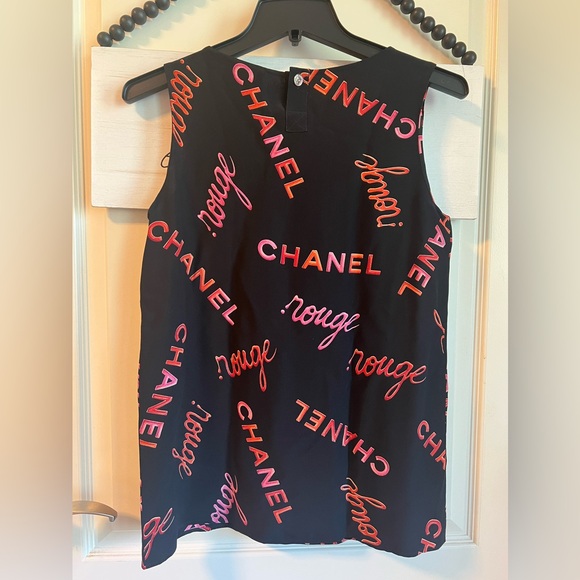CHANEL 96P Barbie Rouge Silk Tank Shirt Blouse Coco Button 36 XS S 4-6 Runway - Picture 10 of 13